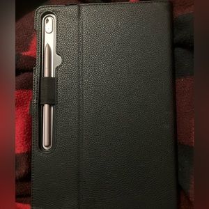 Samsung galaxy tab s7 fe in dusty pink 12.4” with pen and black case